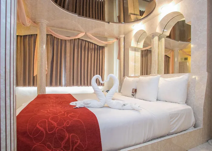 Hotel Comfort - Chicago West 4*
