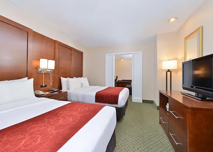 Comfort - Chicago West Hotel