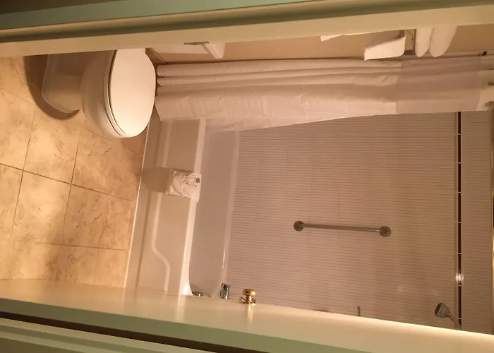 Comfort - Chicago West 4*