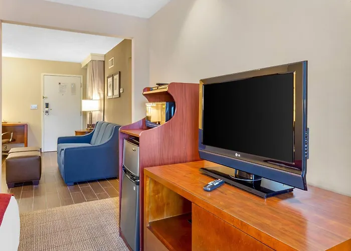 Comfort - Chicago West Hotel