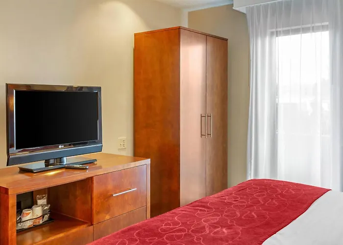 Comfort - Chicago West Hotel 4*