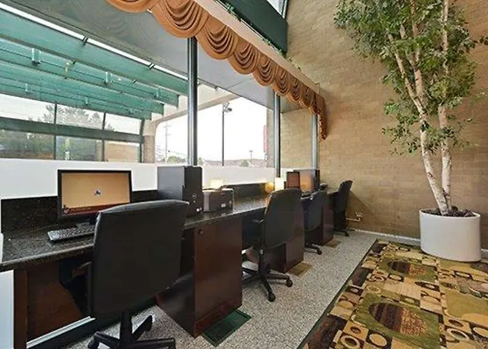Comfort - Chicago West Hotel 4*